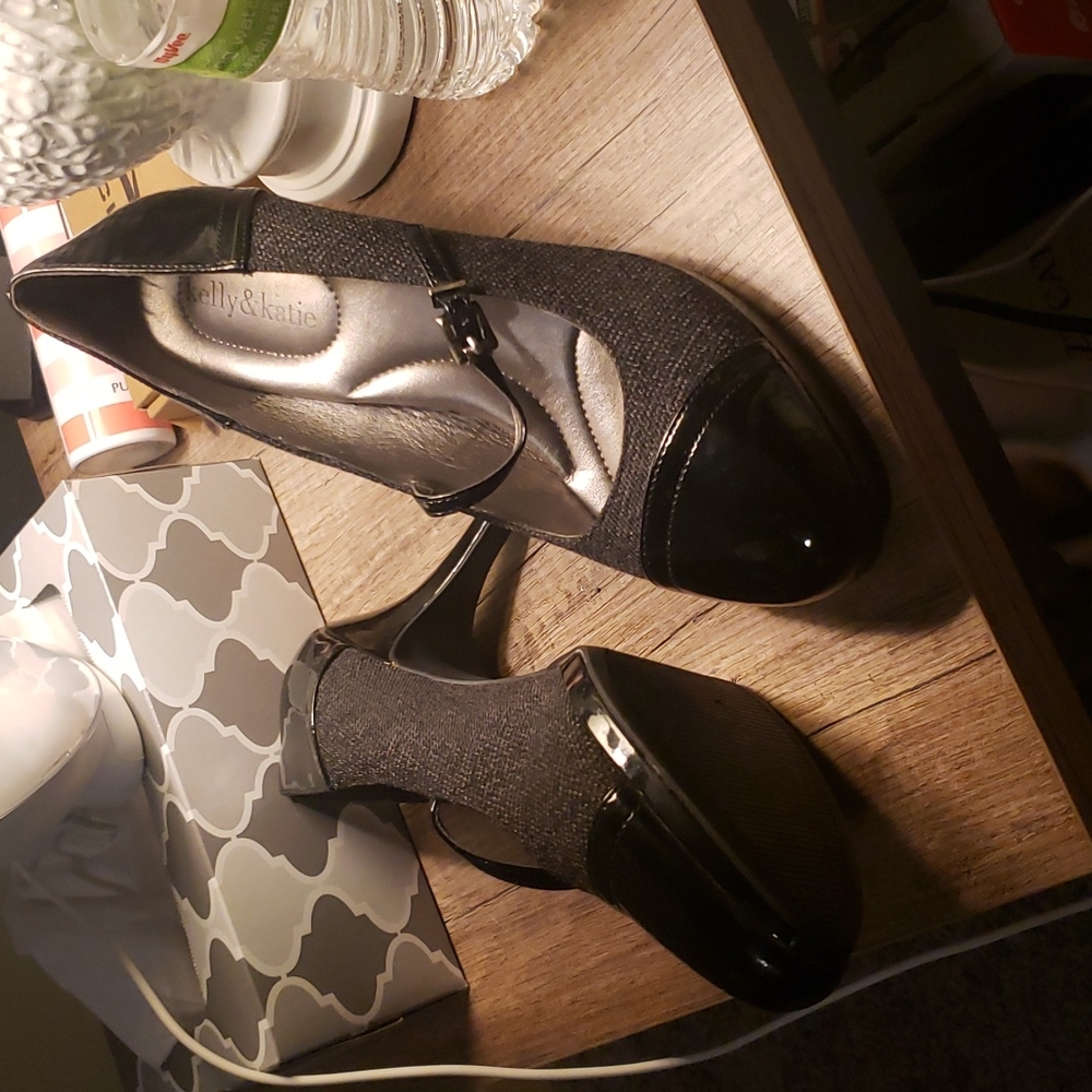 kelly & katie black and grey heels size 10